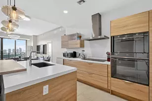 16385 Biscayne Blvd, North Miami Beach, FL 33160 - Photo 23