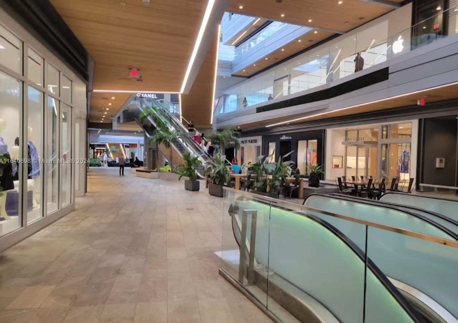 88 7th St, Miami FL exterior