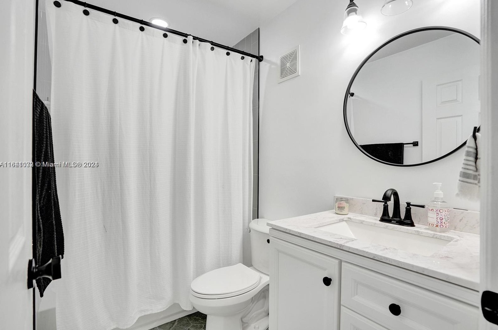 824 208 Dr, Hollywood FL  33029-2151 exterior