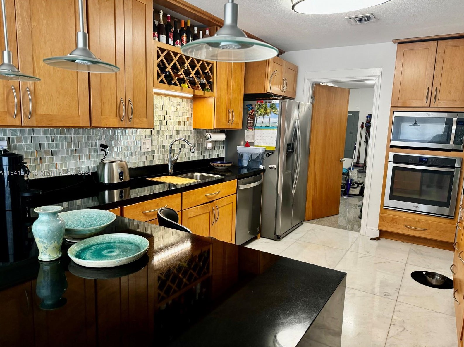 1459 Jefferson St, Hollywood FL 33019-1807 exterior