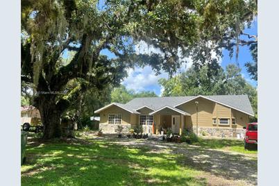 140 Davis, Labelle, FL 33935 - Photo 1