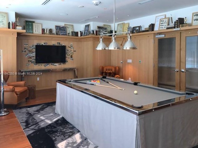 1300 Miami Ave, Miami FL 33130-4315 exterior