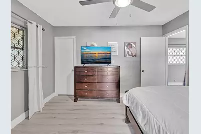 1020 NW 48th Pl, Deerfield Beach, FL 33064 - Photo 43