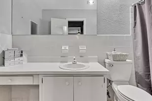 1020 NW 48th Pl, Deerfield Beach, FL 33064 - Photo 47