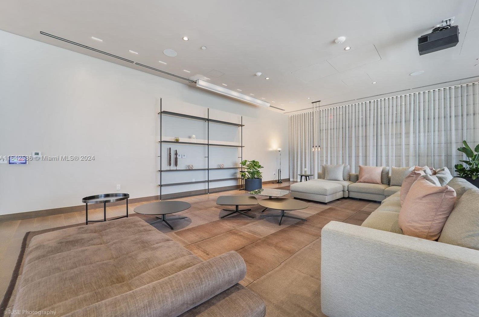 601 1st Ave, Miami FL  exterior