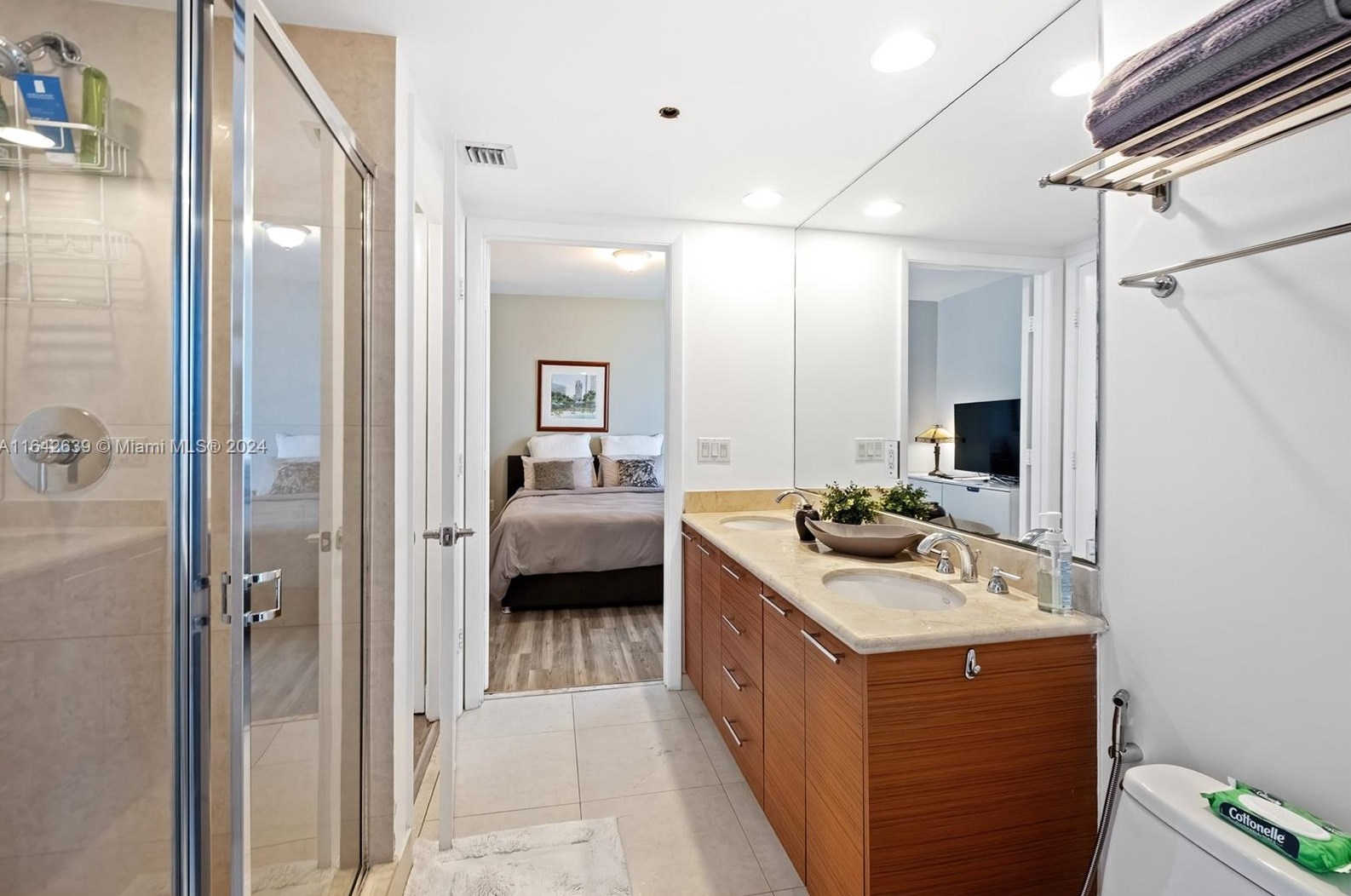 50 Biscayne Blvd, Miami FL 33132-2905 exterior