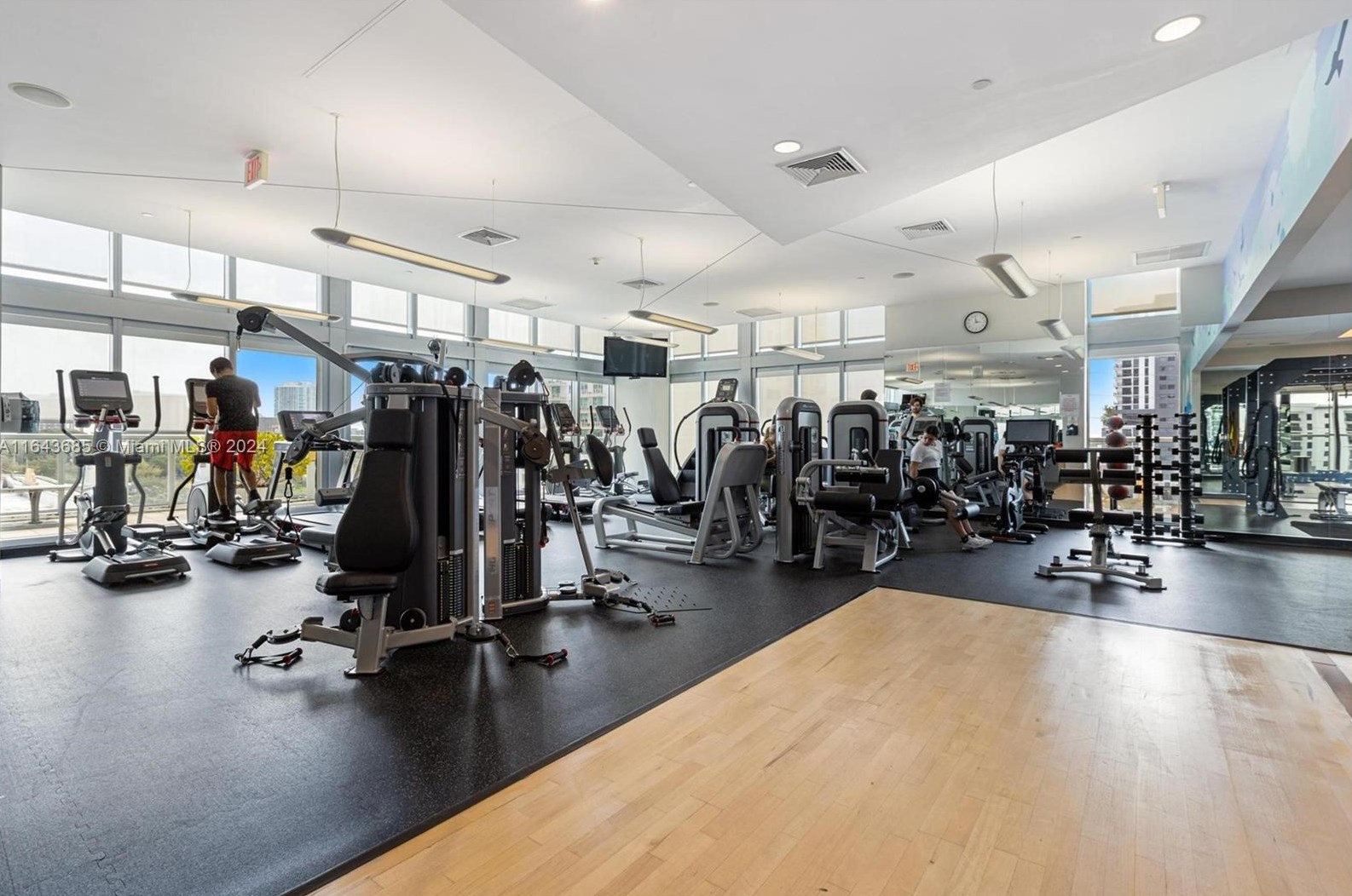 1111 1st Ave, Miami FL  33130-5400 exterior