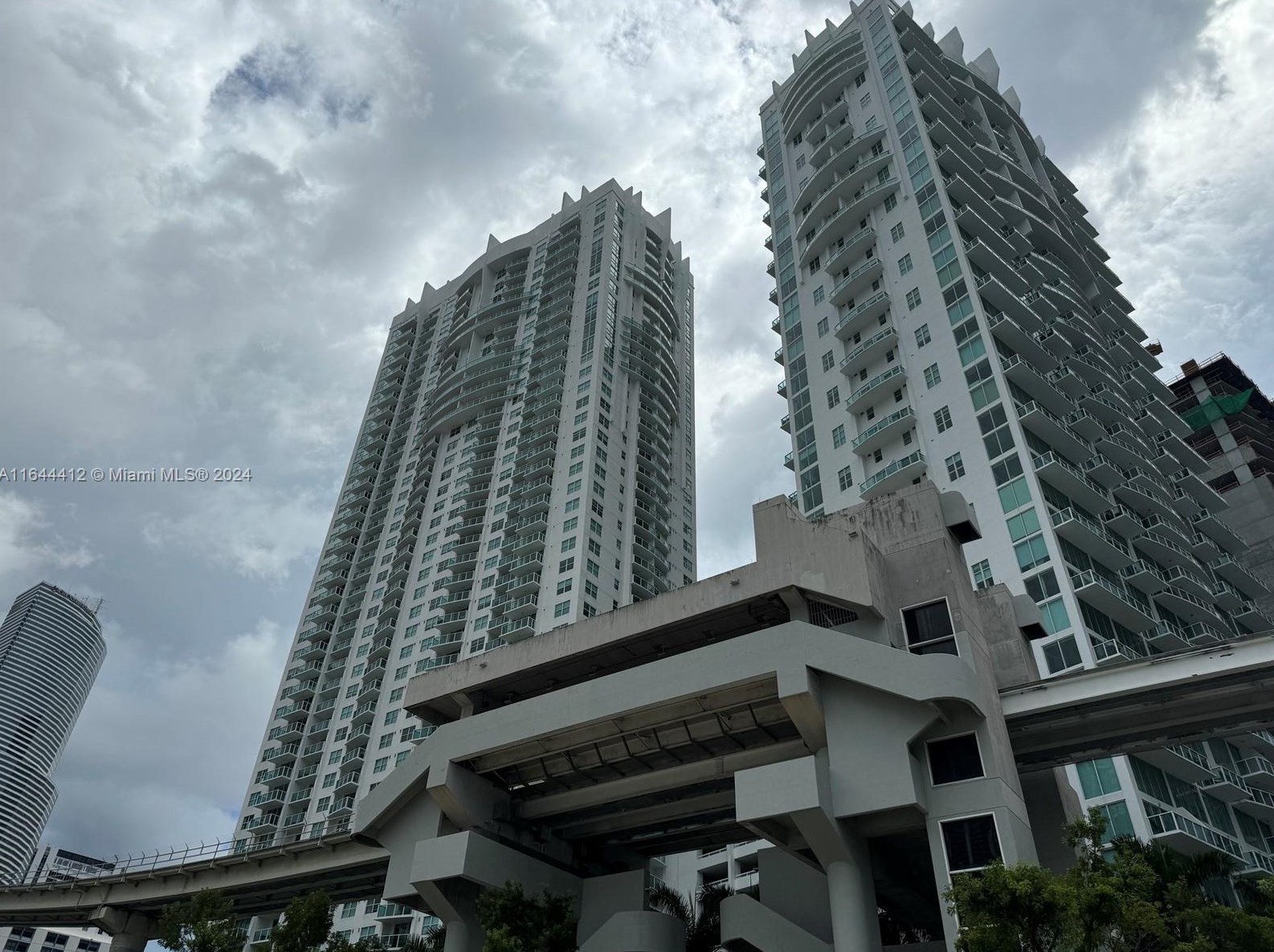 31 5th St, Miami FL 33131-2505 exterior