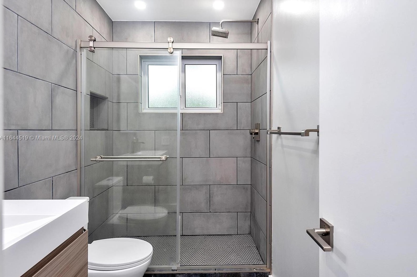 2220 51 Ave, Hollywood FL 33021-1619 exterior