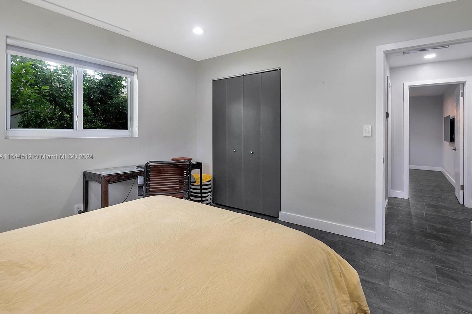 2220 51 Ave, Hollywood FL 33021-1619 exterior