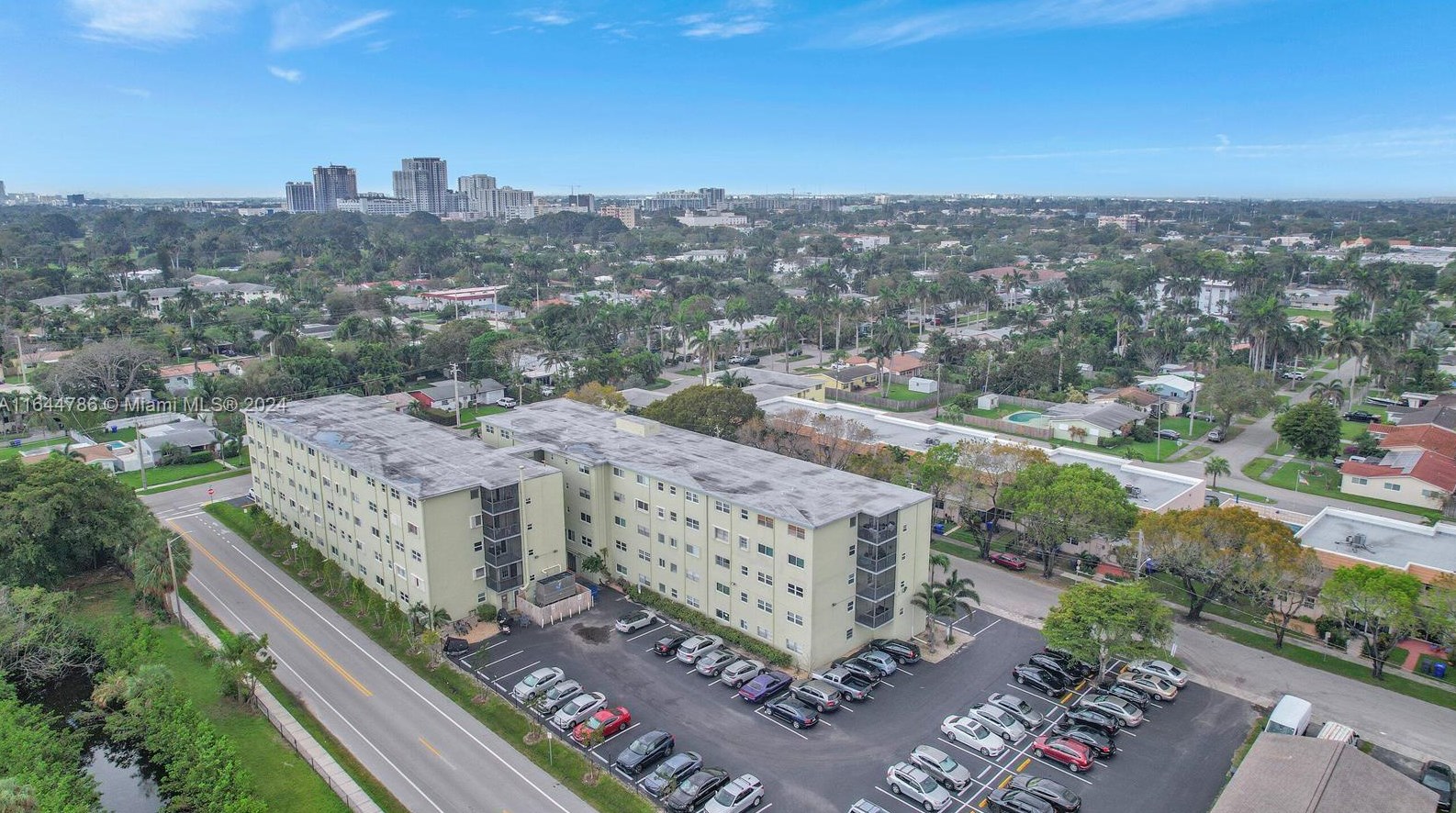 1425 Arthur St, Hollywood FL 33020-3720 exterior