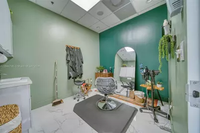 Full-Service Beauty Salon For Sale in Pinecrest, Miami, FL 33156 - Photo 17