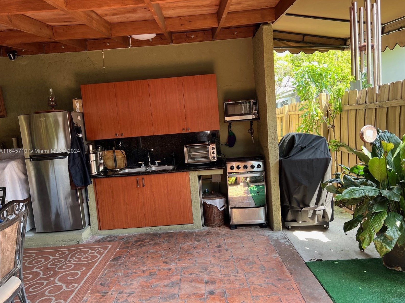 1734 18th St, Miami FL 33125-2315 exterior