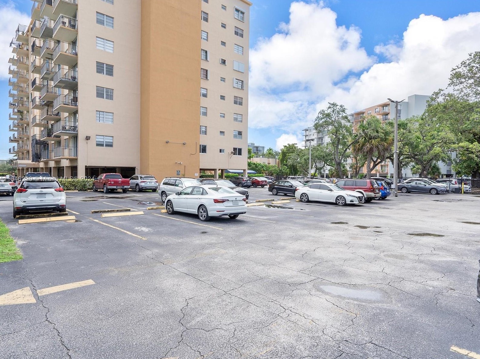 1470 125th Ter, Miami FL  33161-5260 exterior
