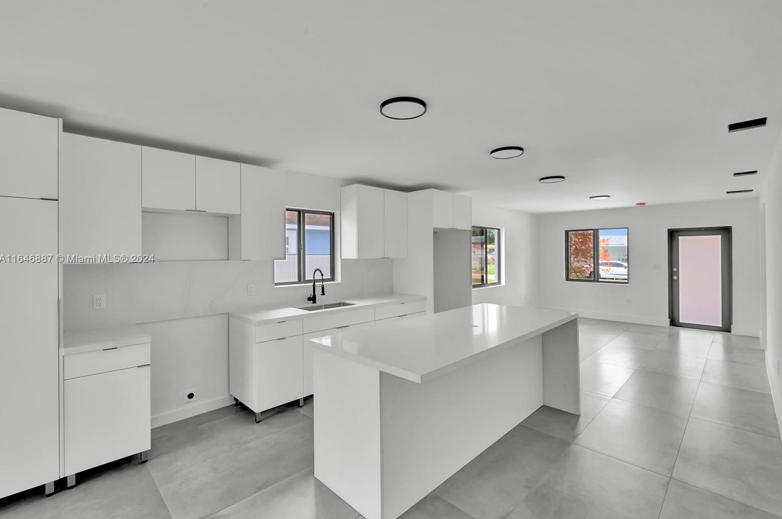 2400 153 St, Miami FL 33185-2469 exterior