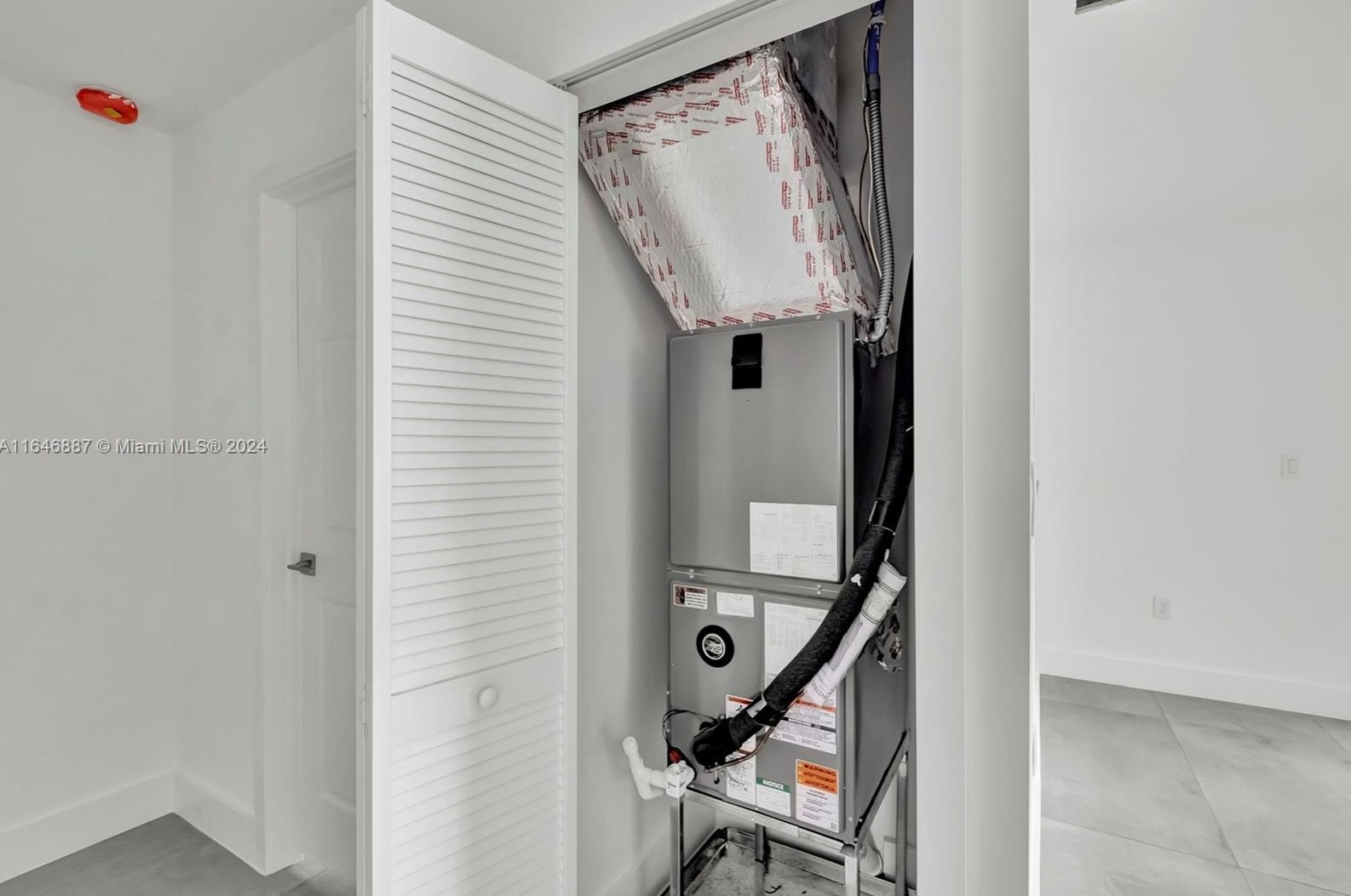 2400 153 St, Miami FL 33185-2469 exterior