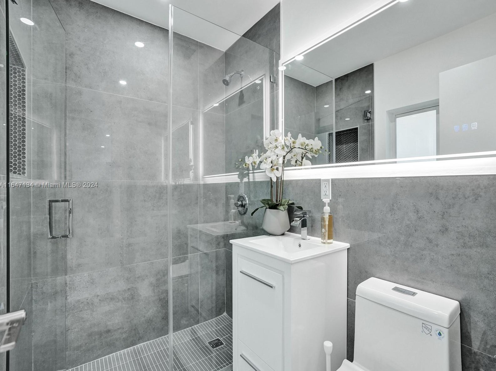 210 85th St, Miami FL  33141-1266 exterior