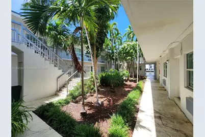 8080 Tatum Waterway Dr #26, Miami Beach, FL 33141 - Photo 3