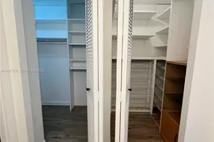 671 NE 195th St, Miami, FL 33179 - Photo 11