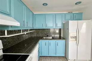 671 NE 195th St, Miami, FL 33179 - Photo 17