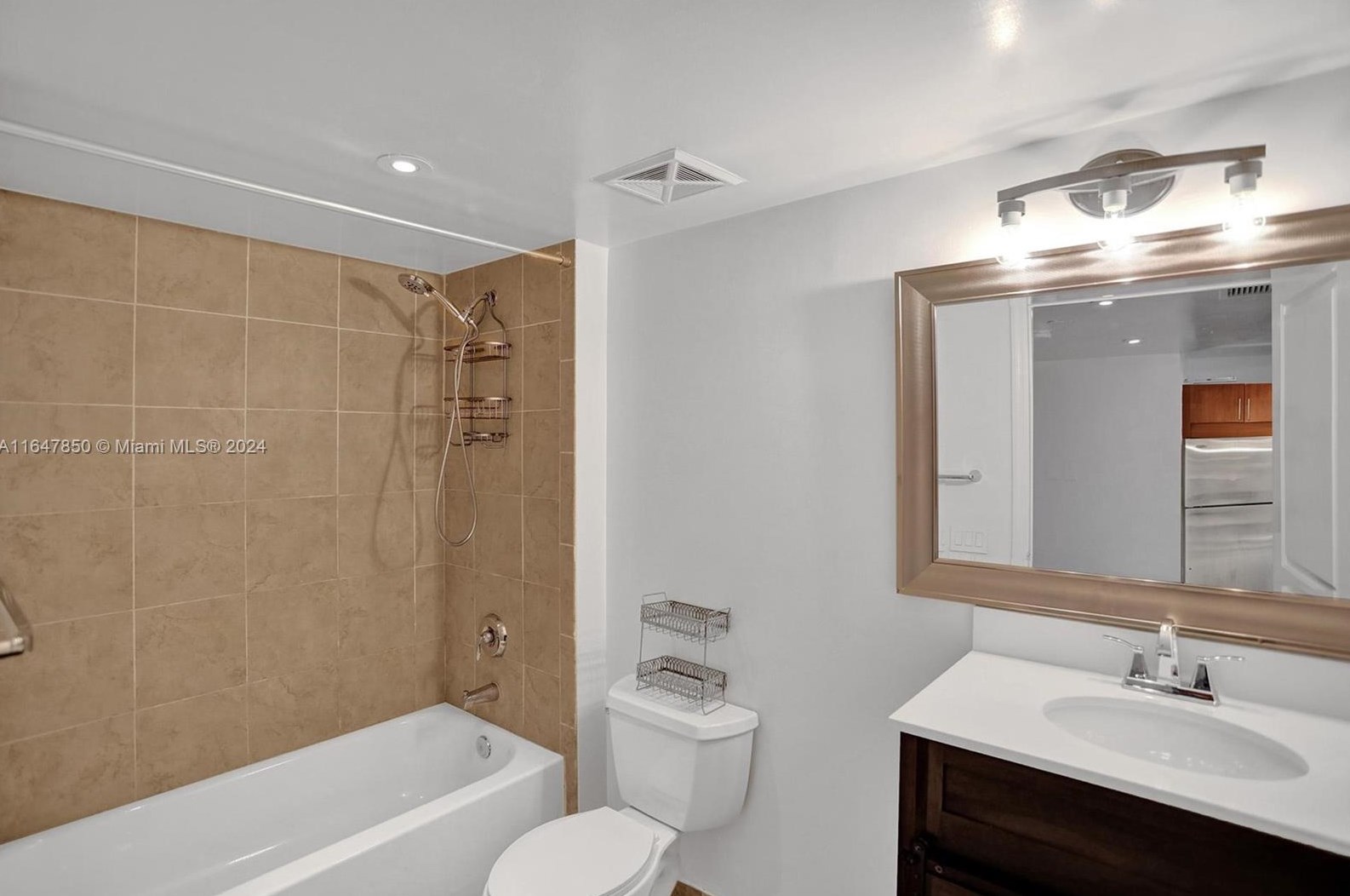 111 Flagler St, Miami FL 33131-1111 exterior