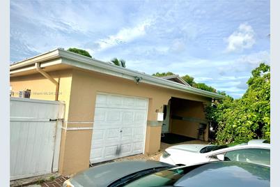 41 NE 45th Ct, Oakland Park, FL 33334 - Photo 1