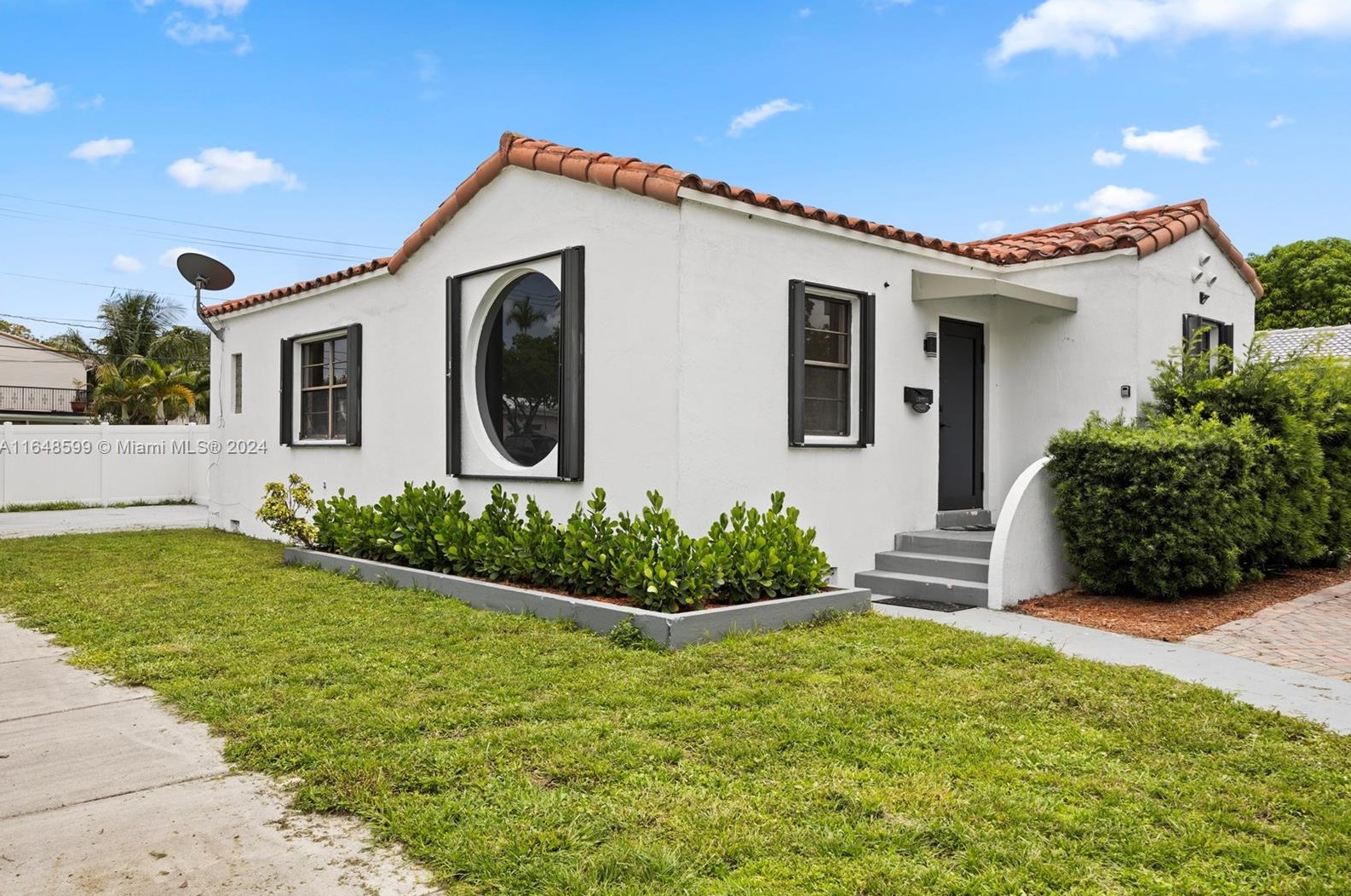 1500 Van Buren St, Hollywood FL  33020-5266 exterior