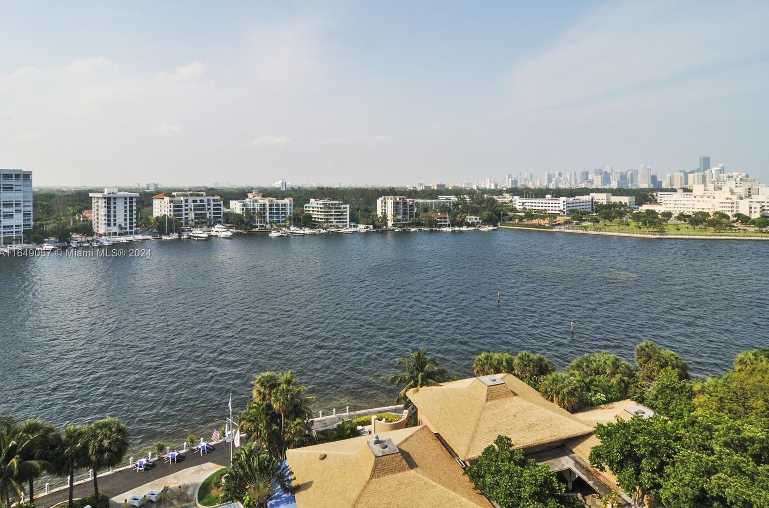 3 Grove Isle Dr, Miami FL 33133-4115 exterior