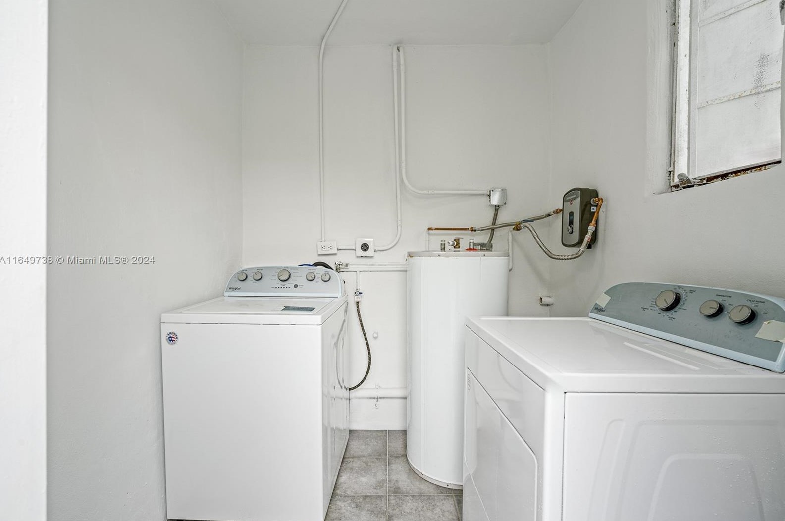 1424 73rd St, Miami FL 33147-6422 exterior