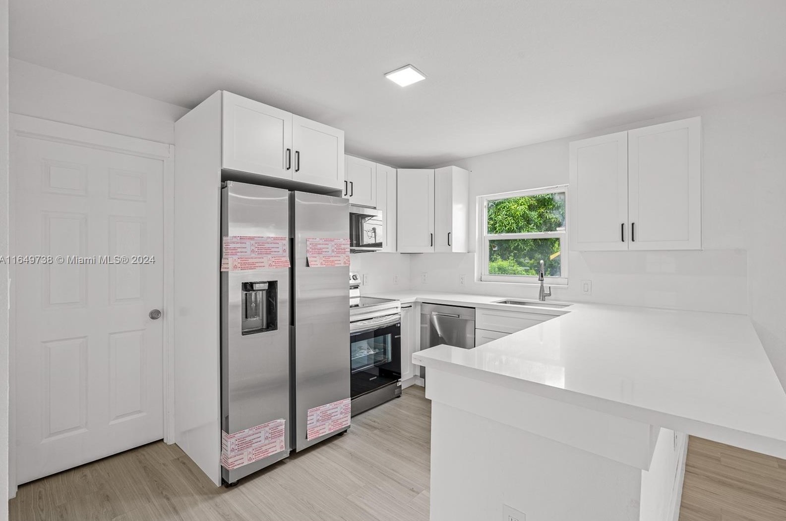 1424 73rd St, Miami FL 33147-6422 exterior