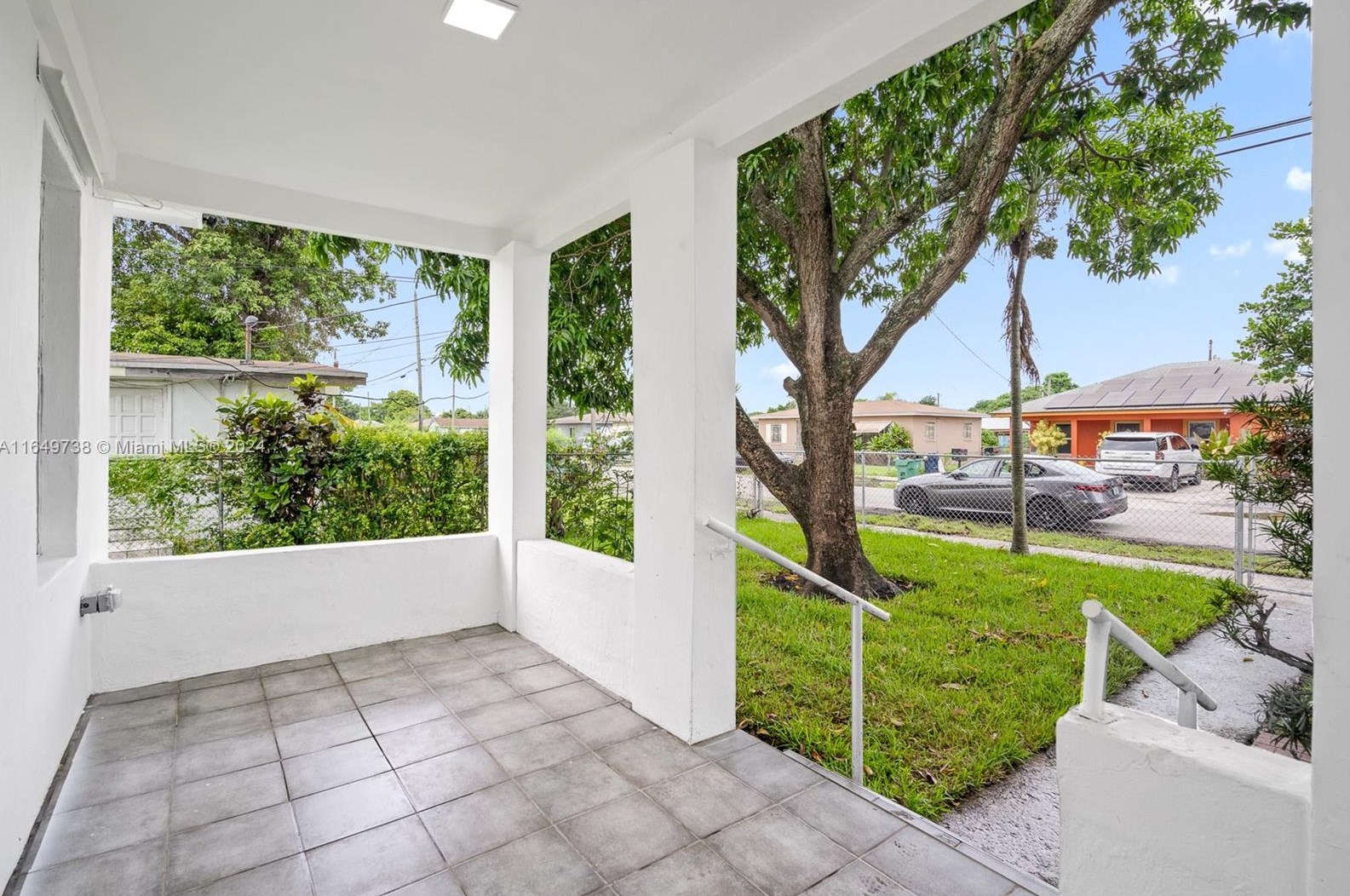 1424 73rd St, Miami FL 33147-6422 exterior