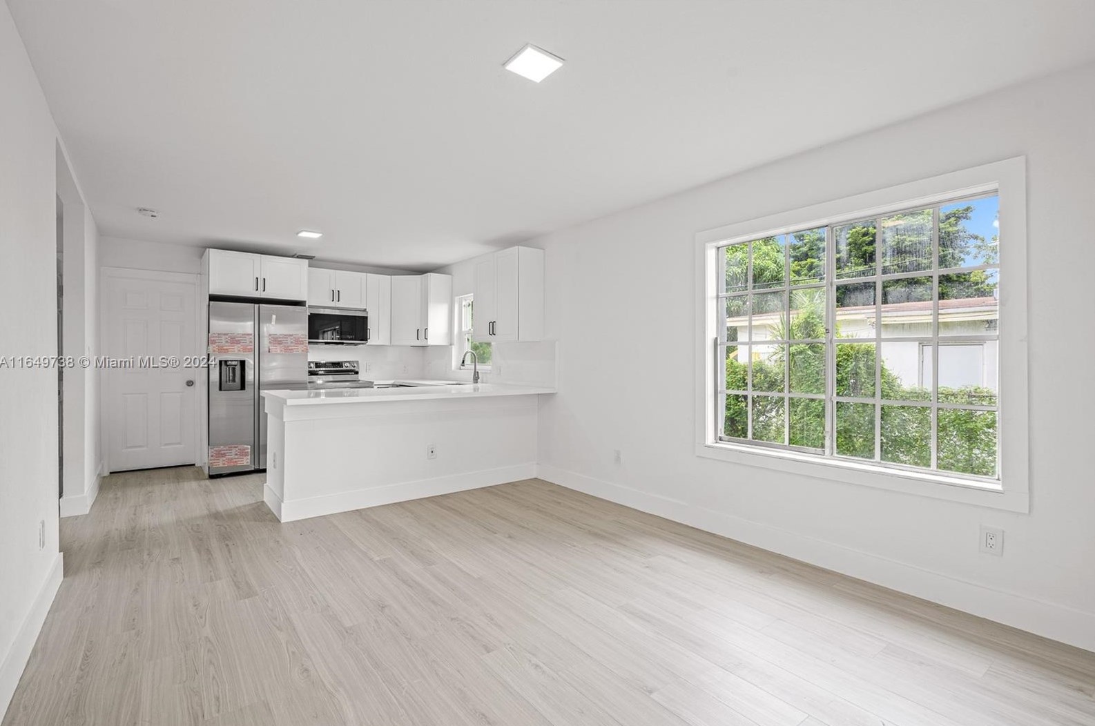 1424 73rd St, Miami FL 33147-6422 exterior