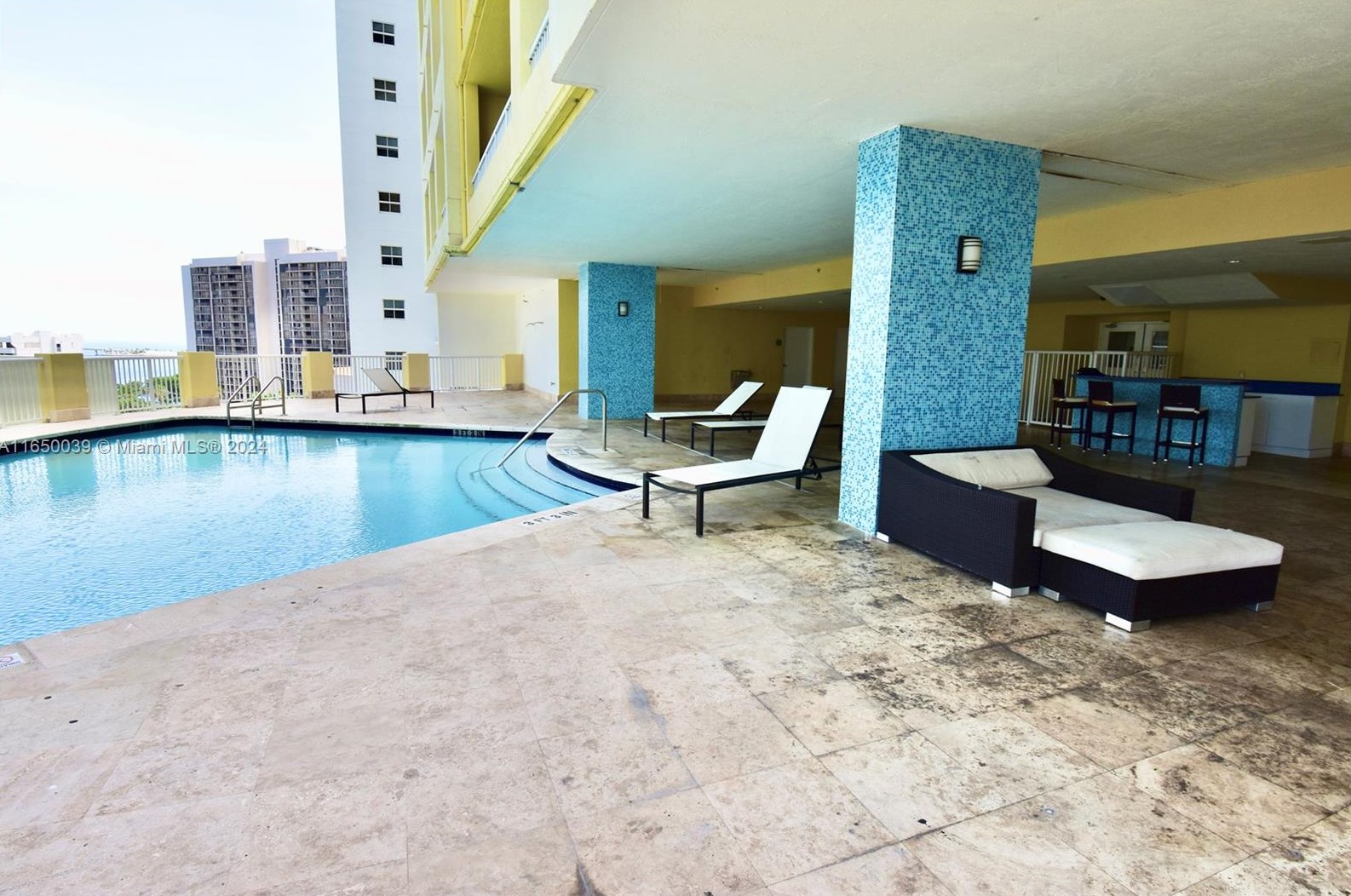 170 14th St, Miami FL 33131-3334 exterior