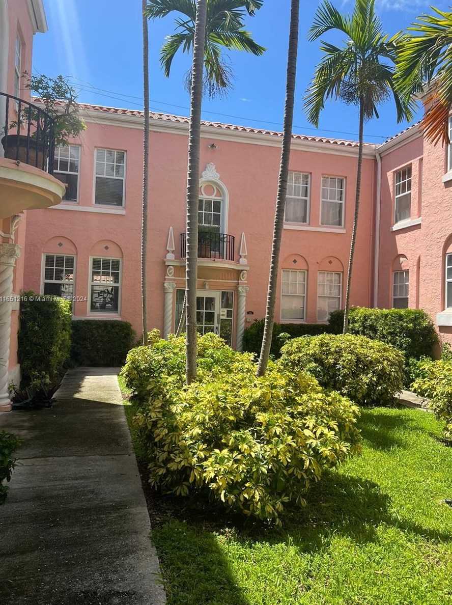 754 Meridian Ave, Miami FL 33139-6115 exterior