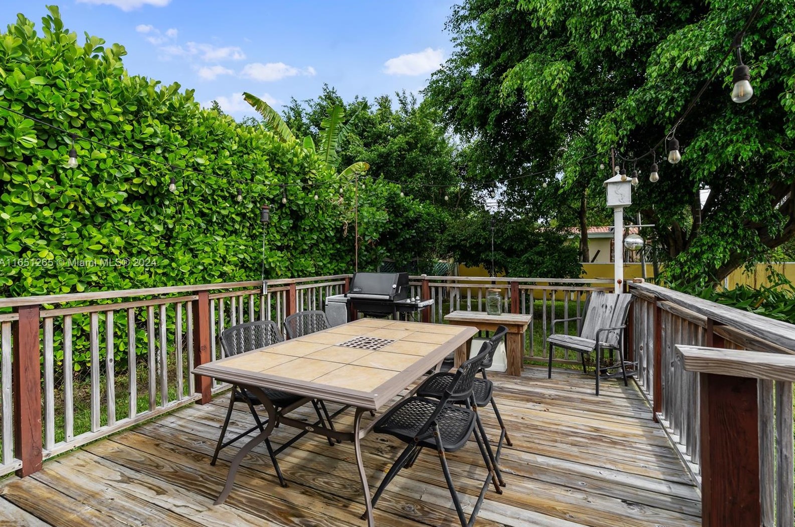 1791 Bay Dr, Miami FL 33154-3111 exterior