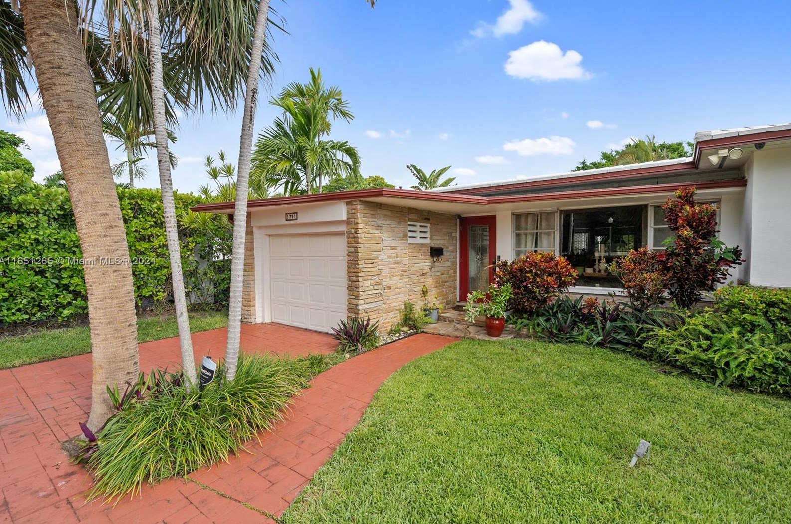 1791 Bay Dr, Miami FL 33154-3111 exterior