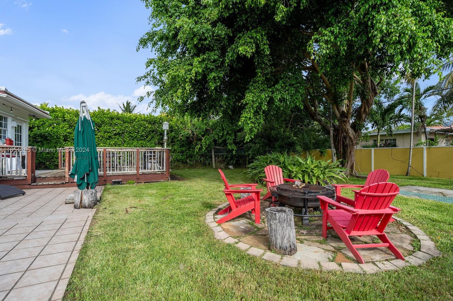 1791 Bay Dr, Miami FL 33154-3111 exterior