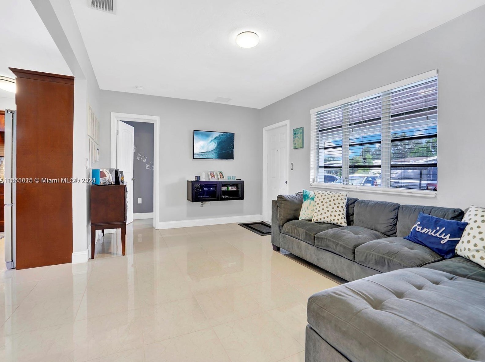 6930 12th St, Hollywood FL  33023-2002 exterior