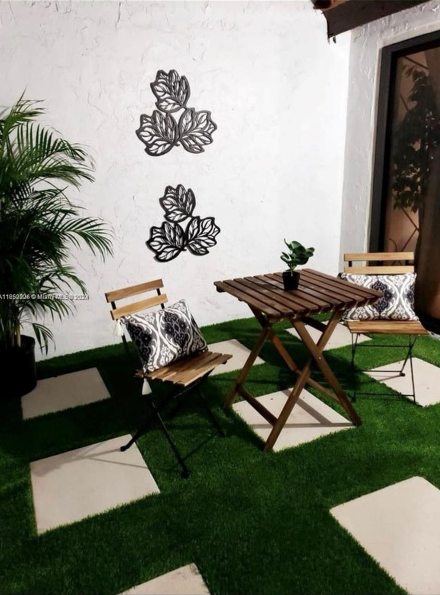 522 195th St, Miami FL  33179-3337 exterior