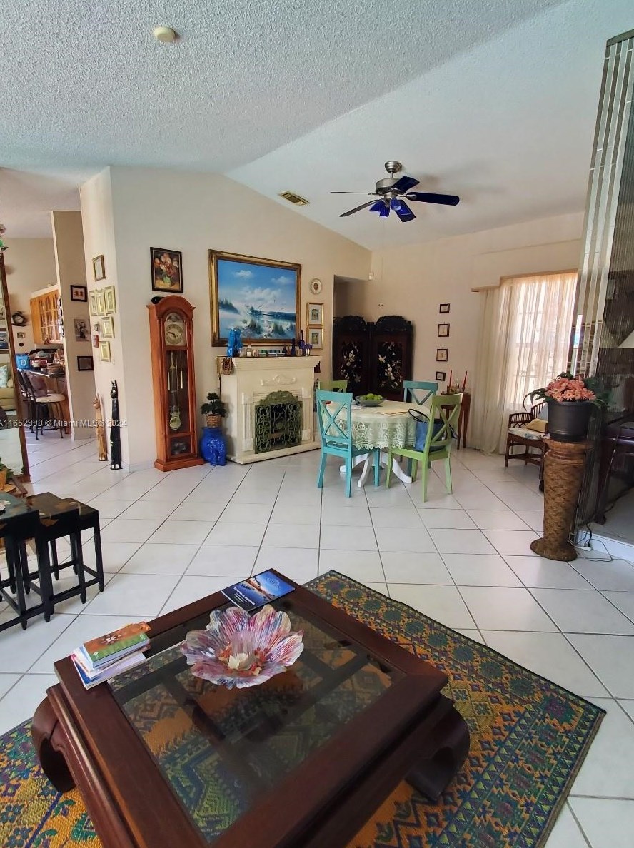 1210 104th Ave, Miami FL 33176-6080 exterior