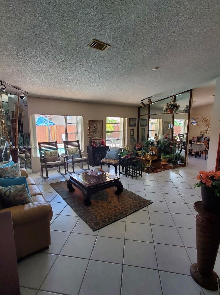 1210 104th Ave, Miami FL 33176-6080 exterior