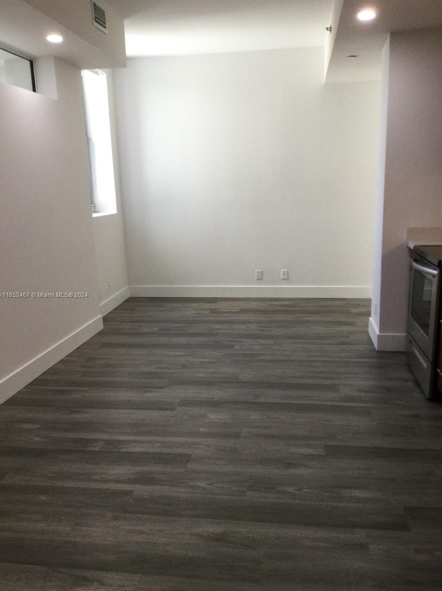 111 Flagler St, Miami FL 33131-1111 exterior