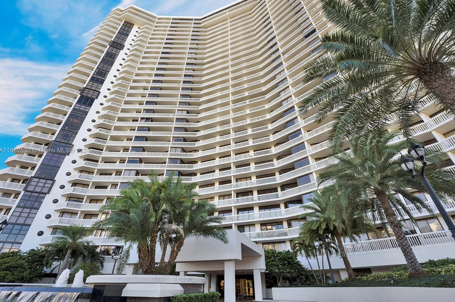 1000 Island Blvd, Miami FL 33160-4940 exterior