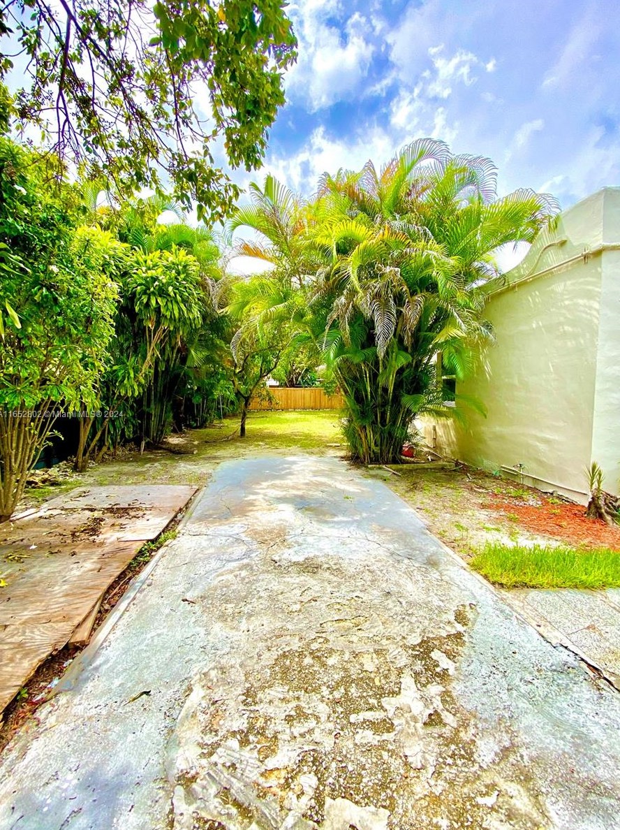 3346 9th Ave, Miami FL 33162-5217 exterior