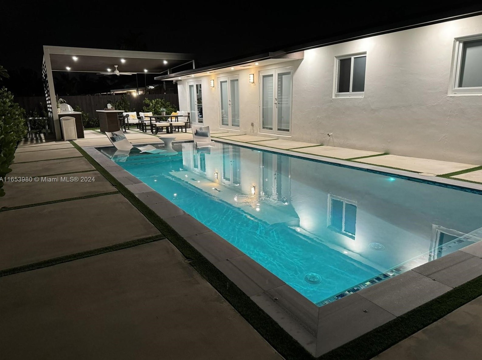 7700 129th Ave, Miami FL  33183-4241 exterior