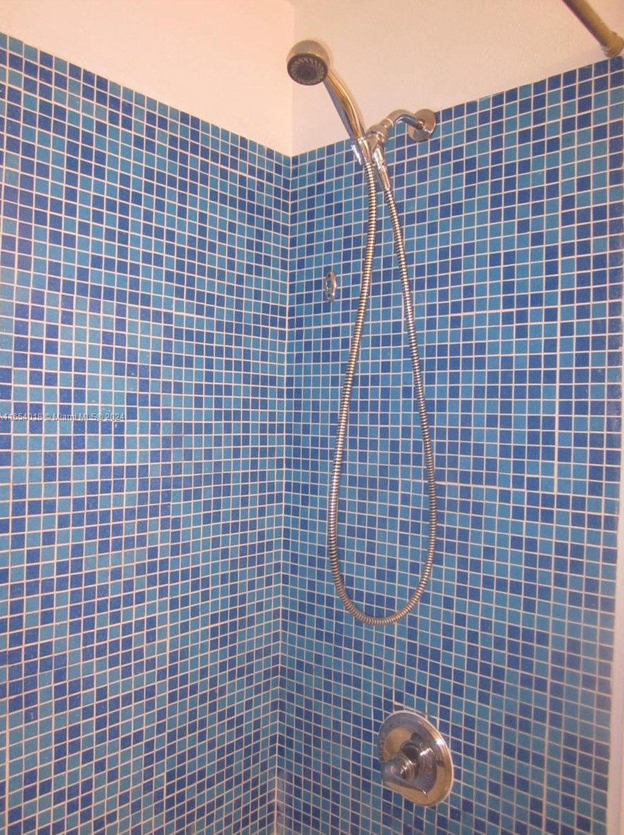 300 74th St, Miami FL 33141-2742 exterior