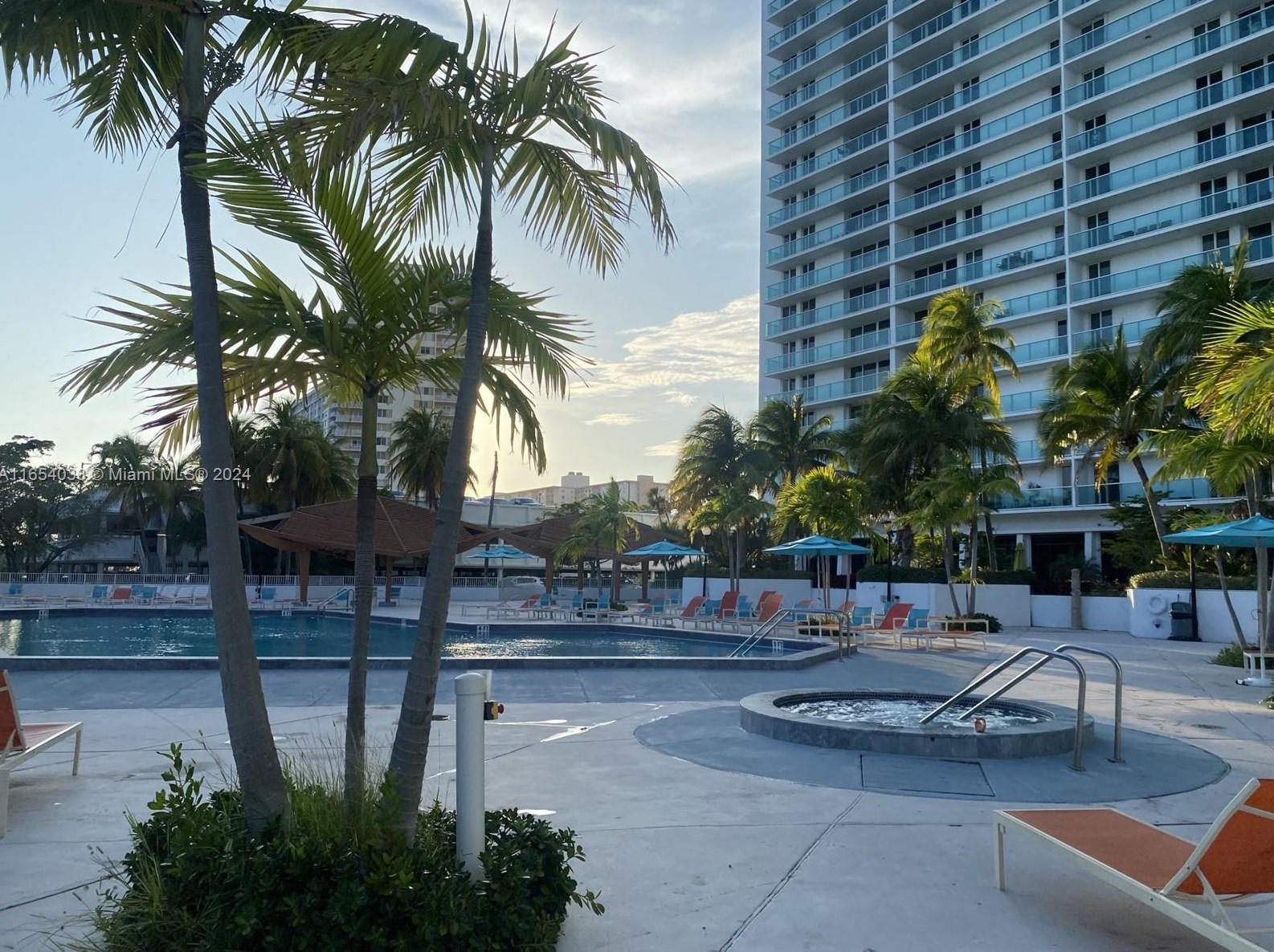 100 Bayview Dr, Miami FL  33160-4772 exterior