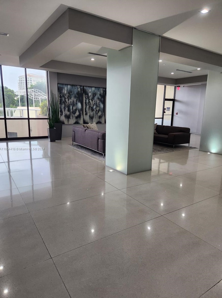 20379 Country Club Dr, Miami FL  33180-1627 exterior