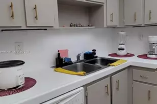 6960 Miami Gardens Dr, Hialeah, FL 33015 - Photo 5