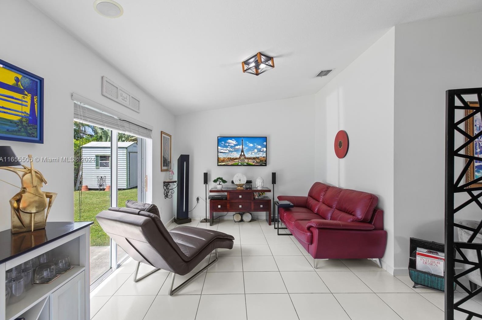 3864 145 Ave, Miami FL 33175-7834 exterior